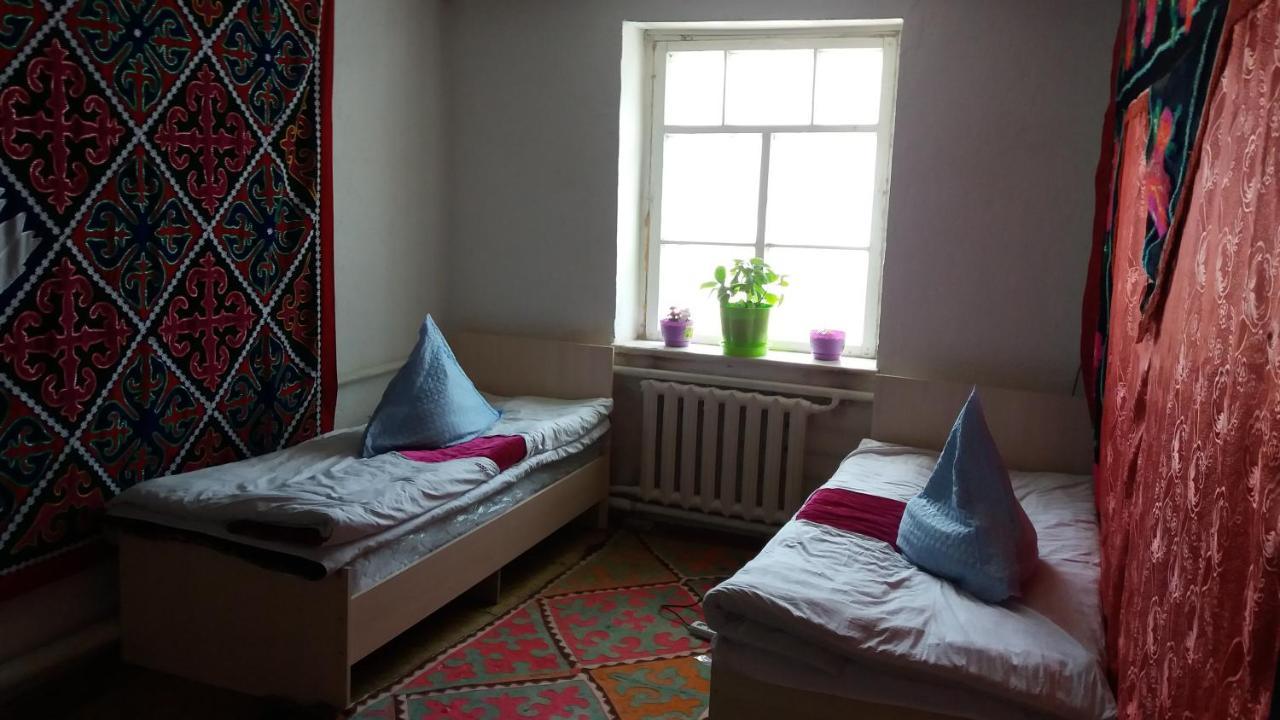 Happy Hostel In Kochkor Exterior foto