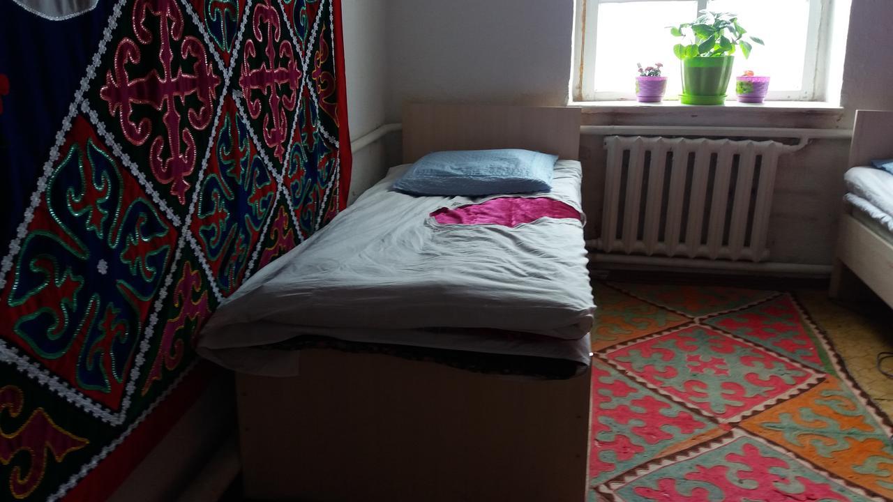 Happy Hostel In Kochkor Exterior foto