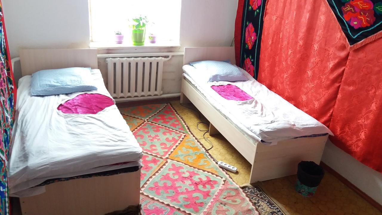 Happy Hostel In Kochkor Exterior foto