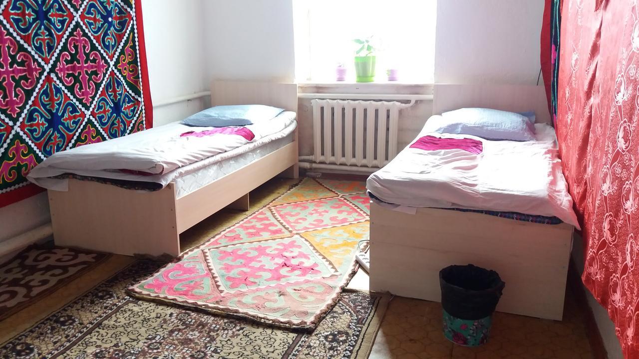 Happy Hostel In Kochkor Exterior foto
