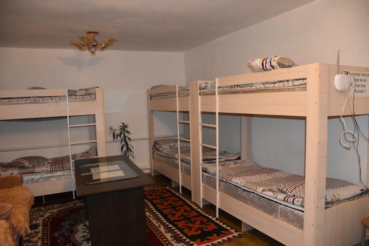 Happy Hostel In Kochkor Exterior foto